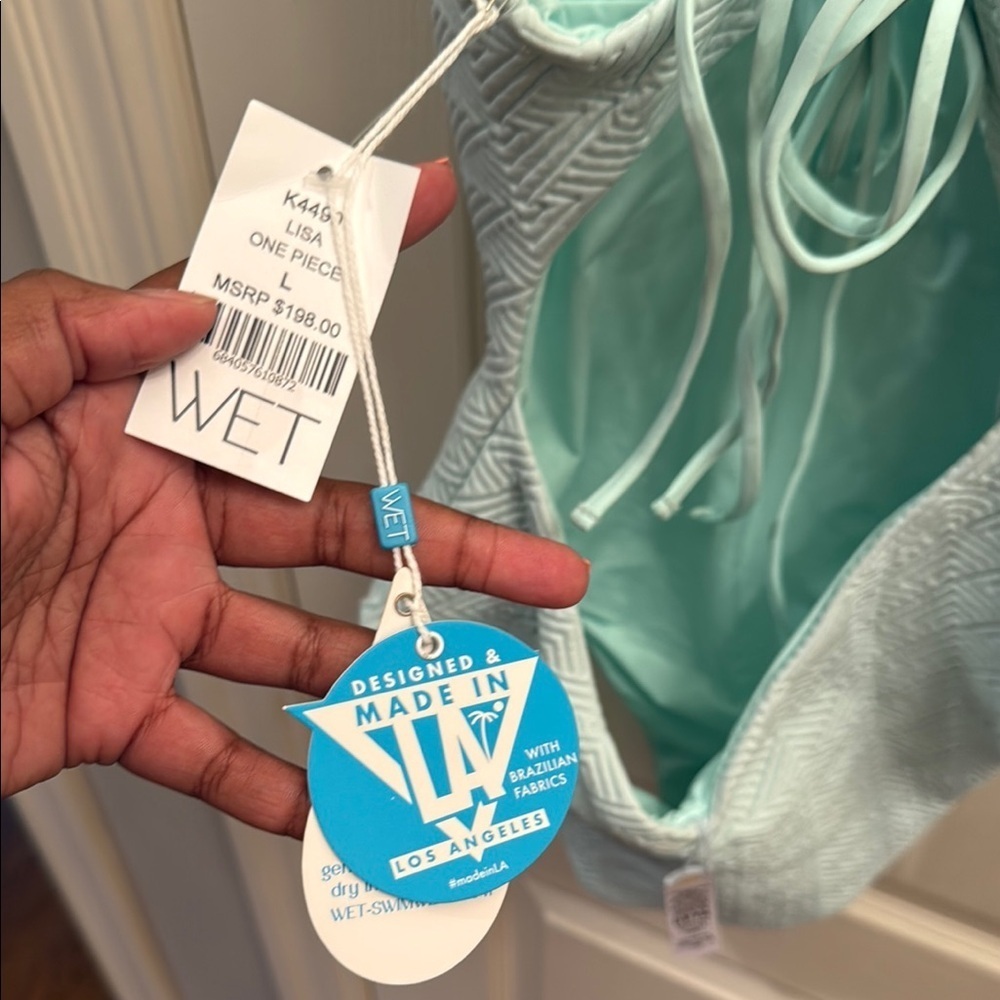 Wet Lisa Mint Green textured One Piece Swimsuit. Size large - Picture 3 of 5
